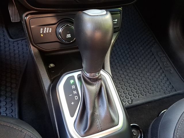 Used 2023 Jeep Renegade Latitude AWD/4WD image 14