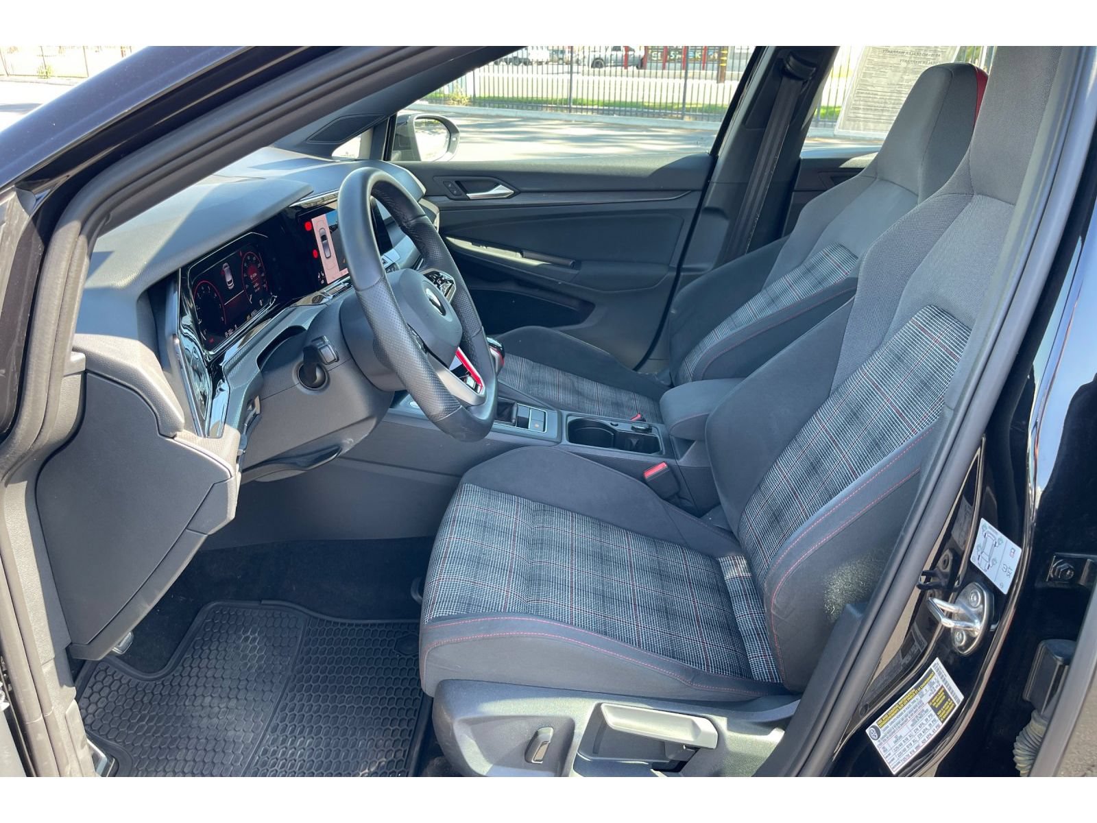 Used 2022 Volkswagen GTI SE FWD image 11