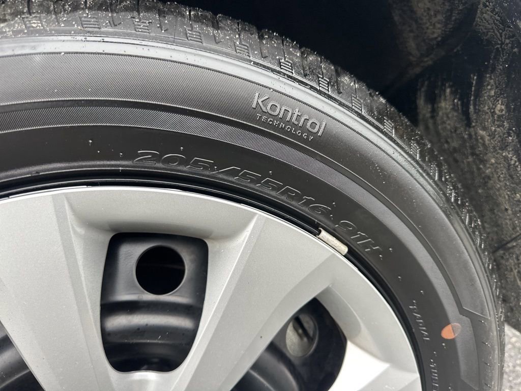 Used 2025 Toyota Corolla LE image 26