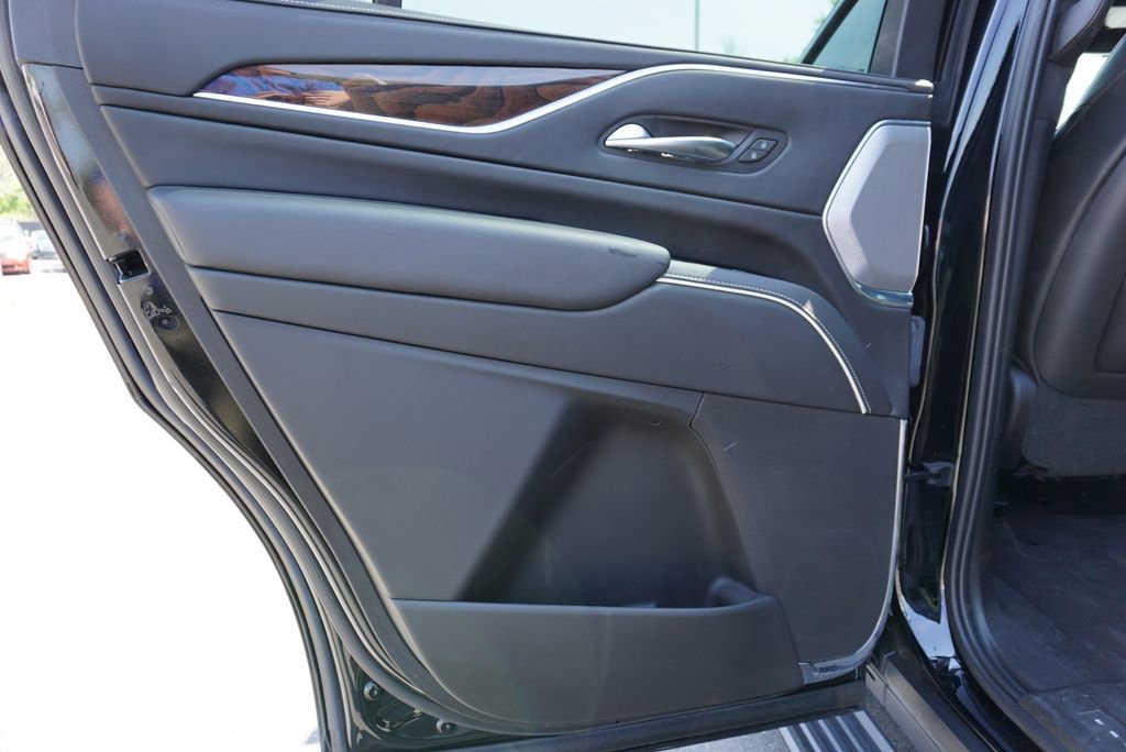 Used 2022 Cadillac Escalade Sport Platinum w/ LPO, ONYX Package image 29