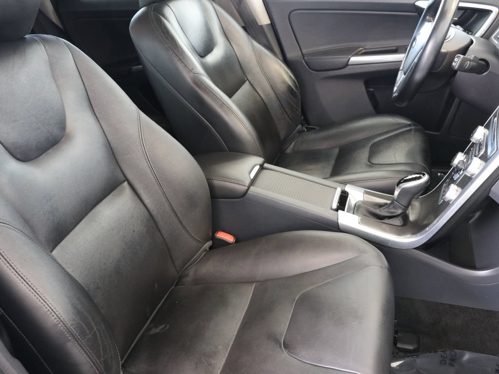 Used 2015 Volvo XC60 T5 w/ Protection Package AWD/4WD image 45