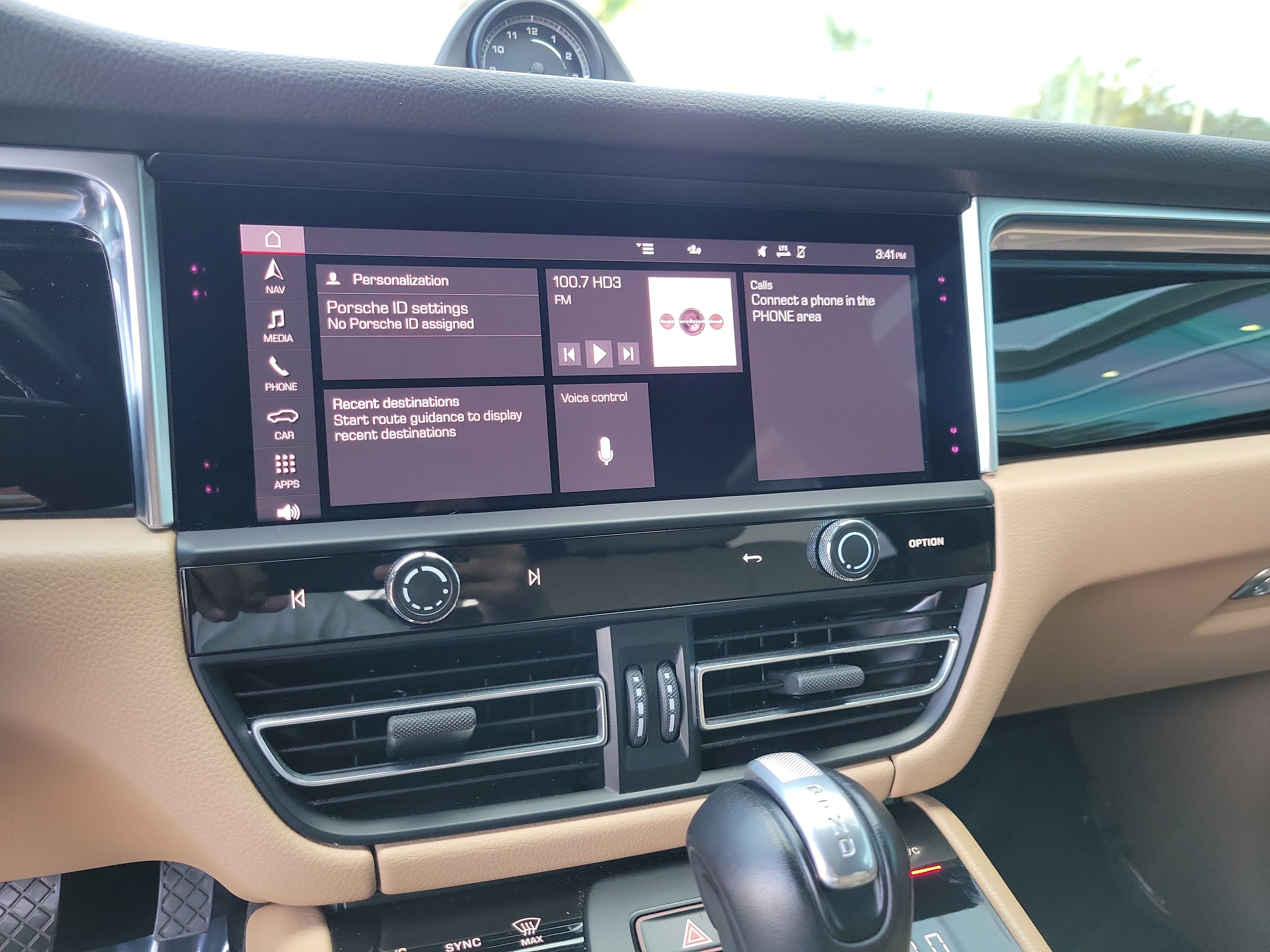 Used 2024 Porsche Macan image 21