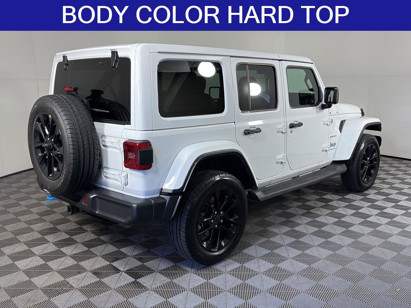 Used 2024 Jeep Wrangler Sahara w/ Technology Group image 5