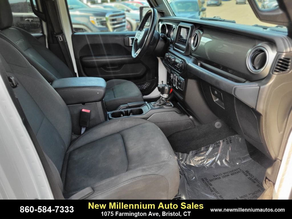 Used 2019 Jeep Wrangler Unlimited Sahara image 10