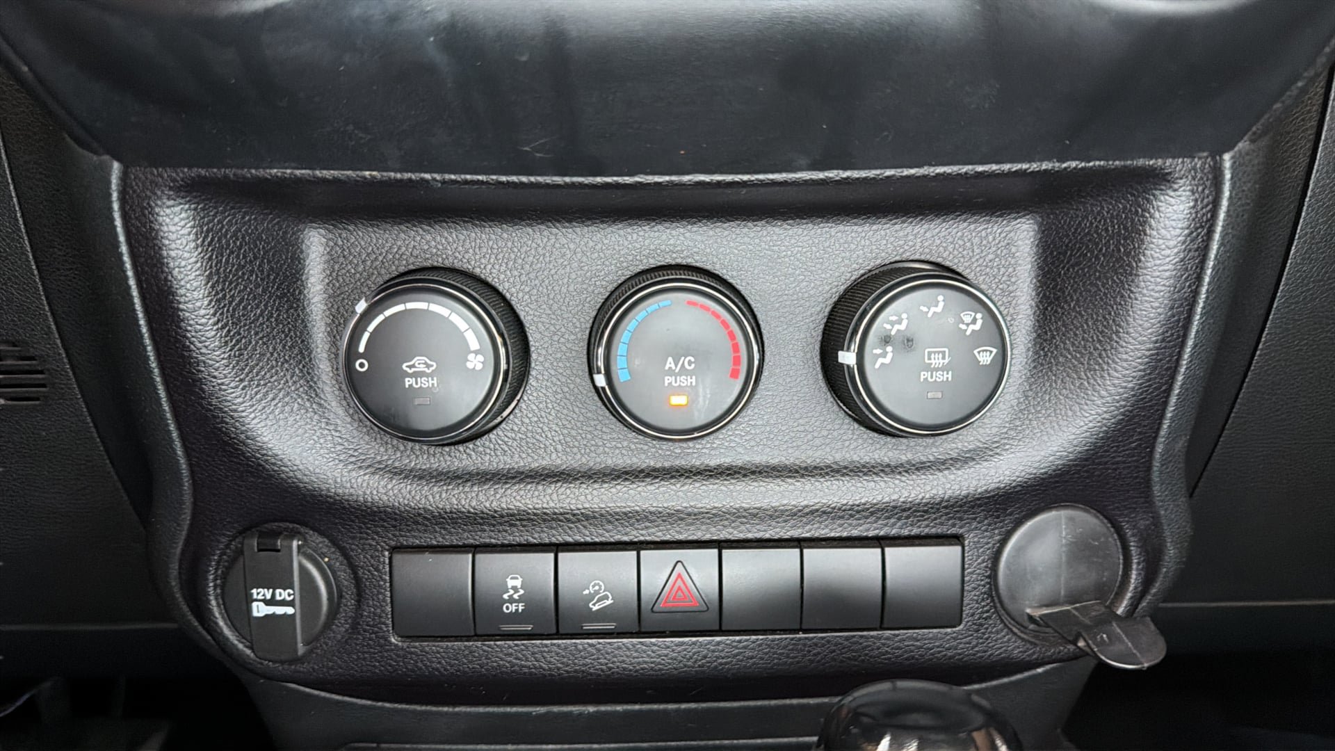 Used 2015 Jeep Wrangler Unlimited Sport AWD/4WD image 32