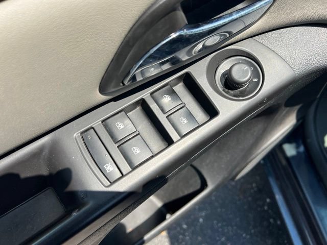 Used 2014 Chevrolet Cruze LS FWD image 23