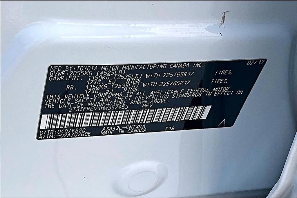 Used 2017 Toyota RAV4 LE image 18