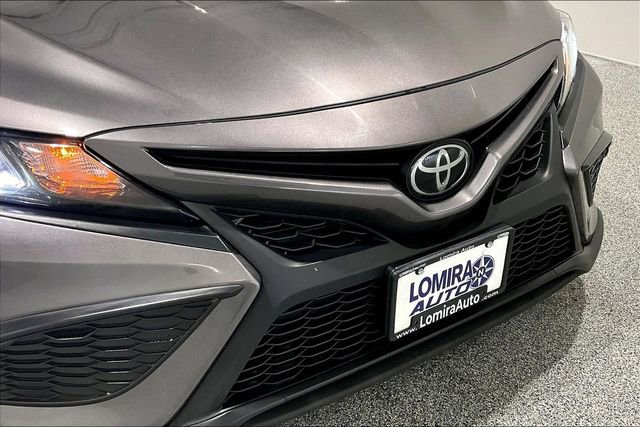 Used 2024 Toyota Camry SE image 34