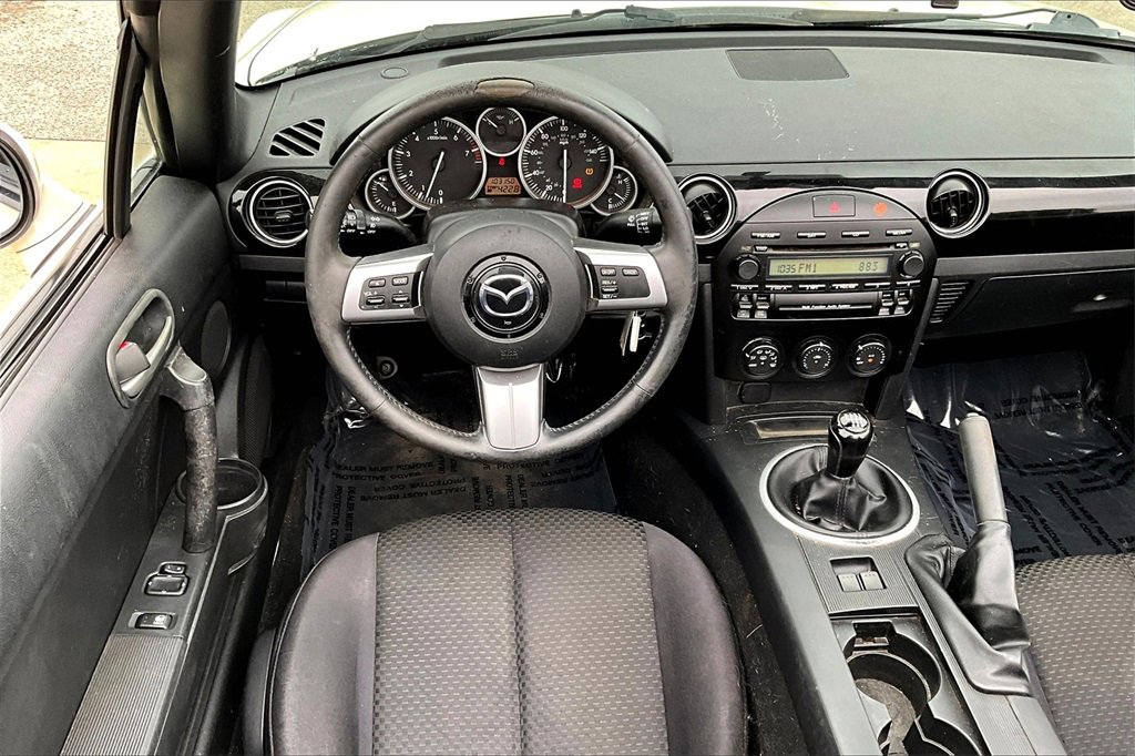 Used 2008 MAZDA MX-5 Miata Touring image 17