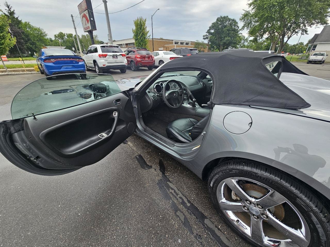 Used 2007 Pontiac Solstice Convertible w/ Preferred Package RWD image 18