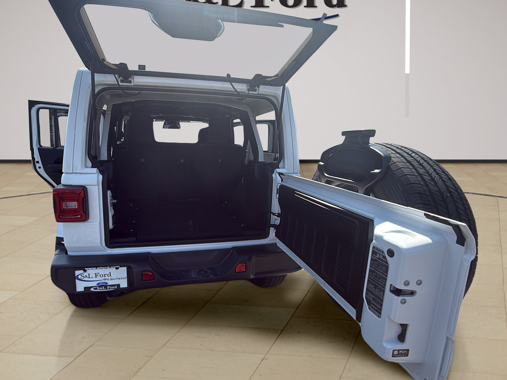 Used 2025 Jeep Wrangler Unlimited Sahara AWD/4WD image 21