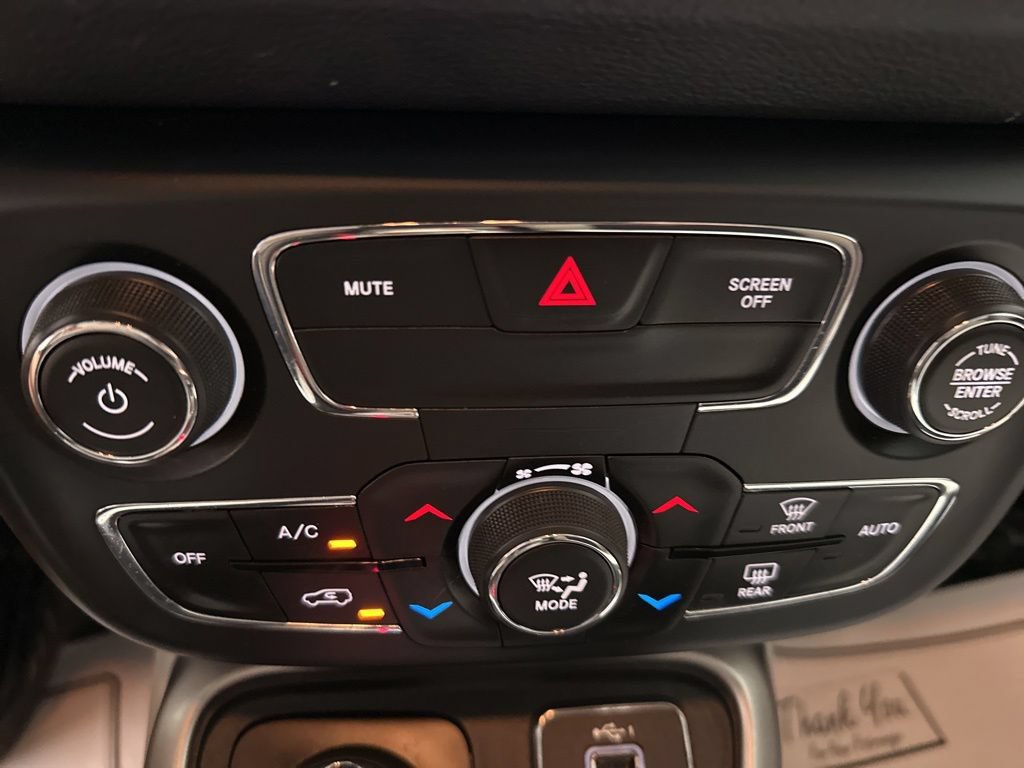 Used 2020 Jeep Compass Latitude w/ Popular Equipment Group AWD/4WD image 19