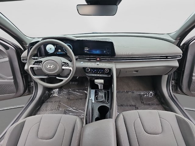 Used 2024 Hyundai Elantra SEL FWD image 11