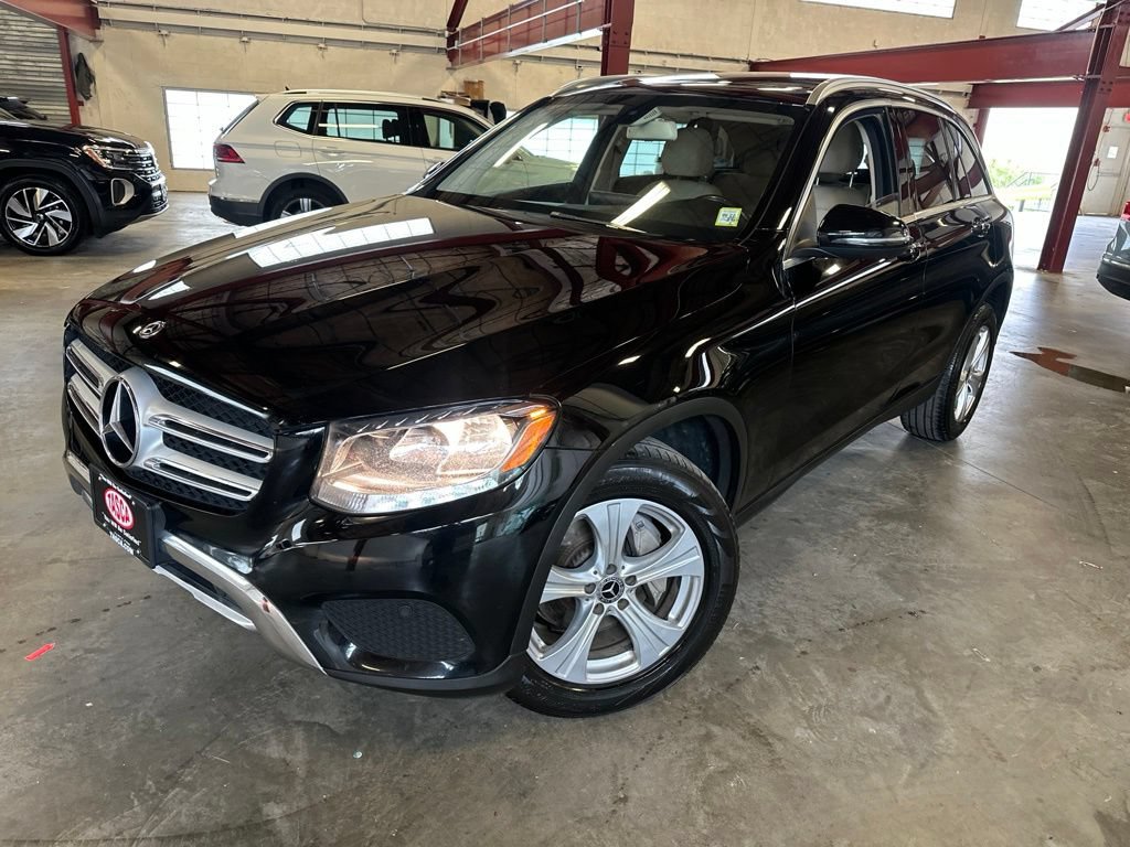 Used 2018 Mercedes-Benz GLC 300 4MATIC image 1