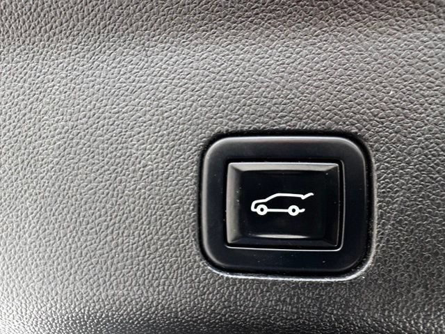 Used 2022 GMC Yukon XL AT4 w/ Max Trailering Package AWD/4WD image 12