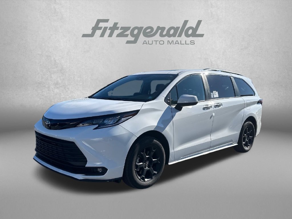 New 2026 Toyota Sienna XLE Woodland Edition AWD/4WD image 3