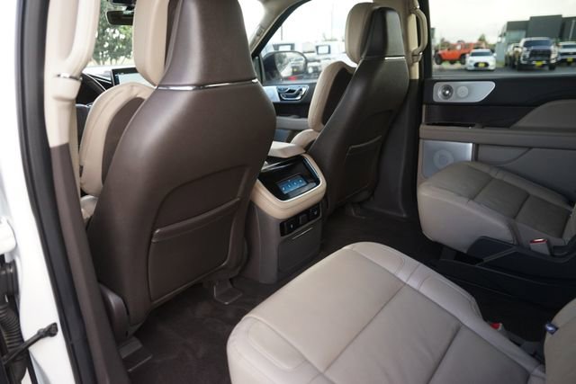 Used 2024 Lincoln Navigator L Reserve AWD/4WD image 12