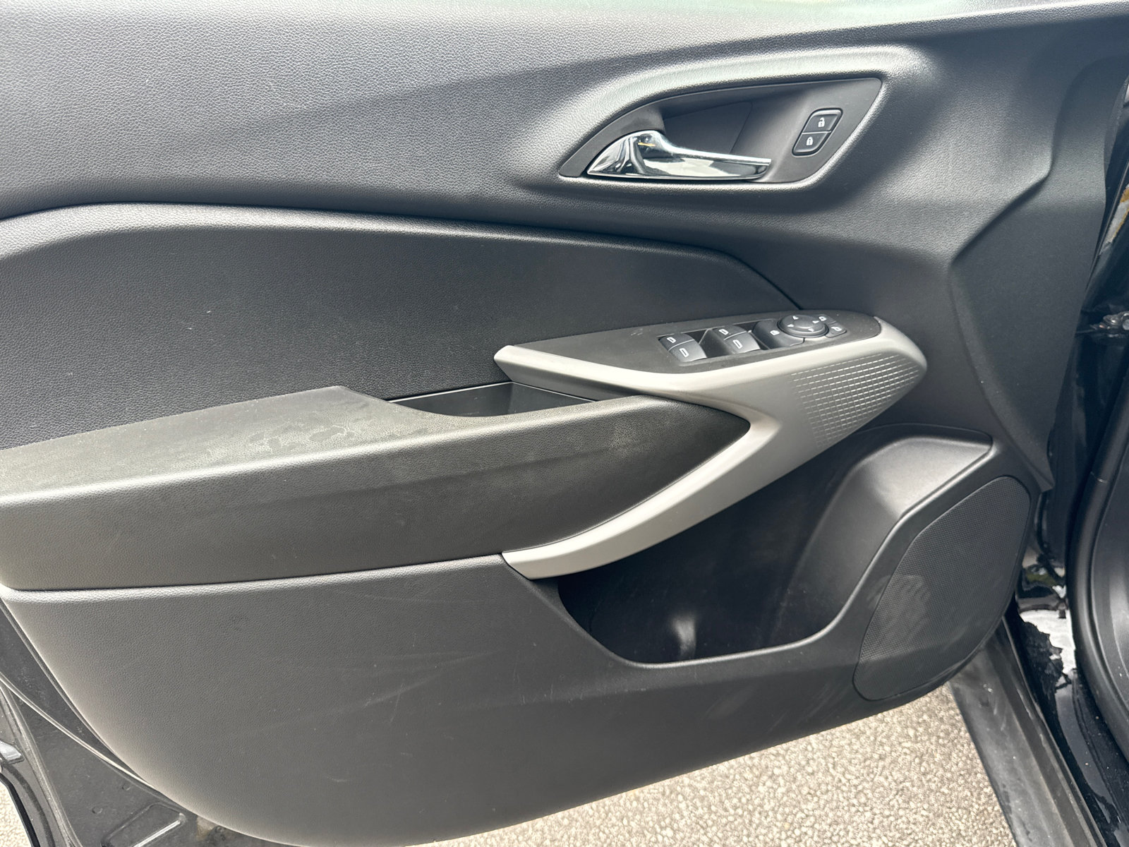 Used 2024 Chevrolet Trax LS FWD image 9