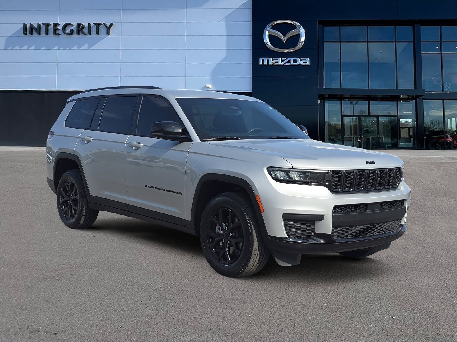 Used 2024 Jeep Grand Cherokee L Laredo