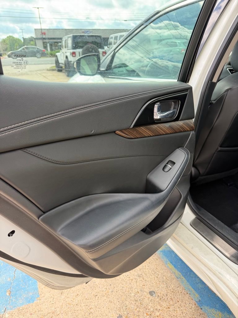 Used 2017 Nissan Maxima Platinum image 8