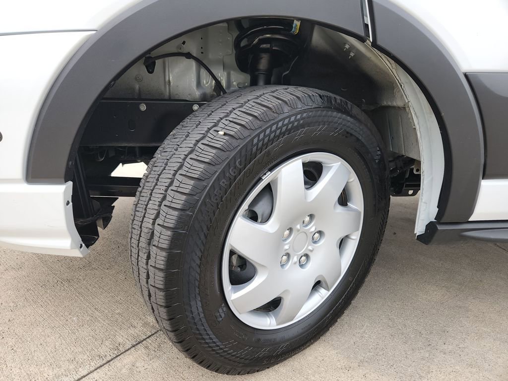 Used 2025 Ford Transit 350 XLT image 33