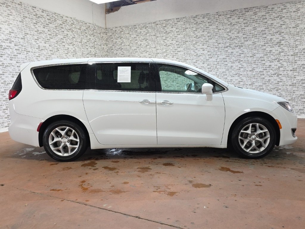 Used 2019 Chrysler Pacifica Touring Plus w/ Tire & Wheel Group image 6