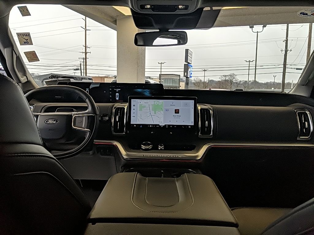 Certified 2025 Ford Expedition Max Platinum image 17