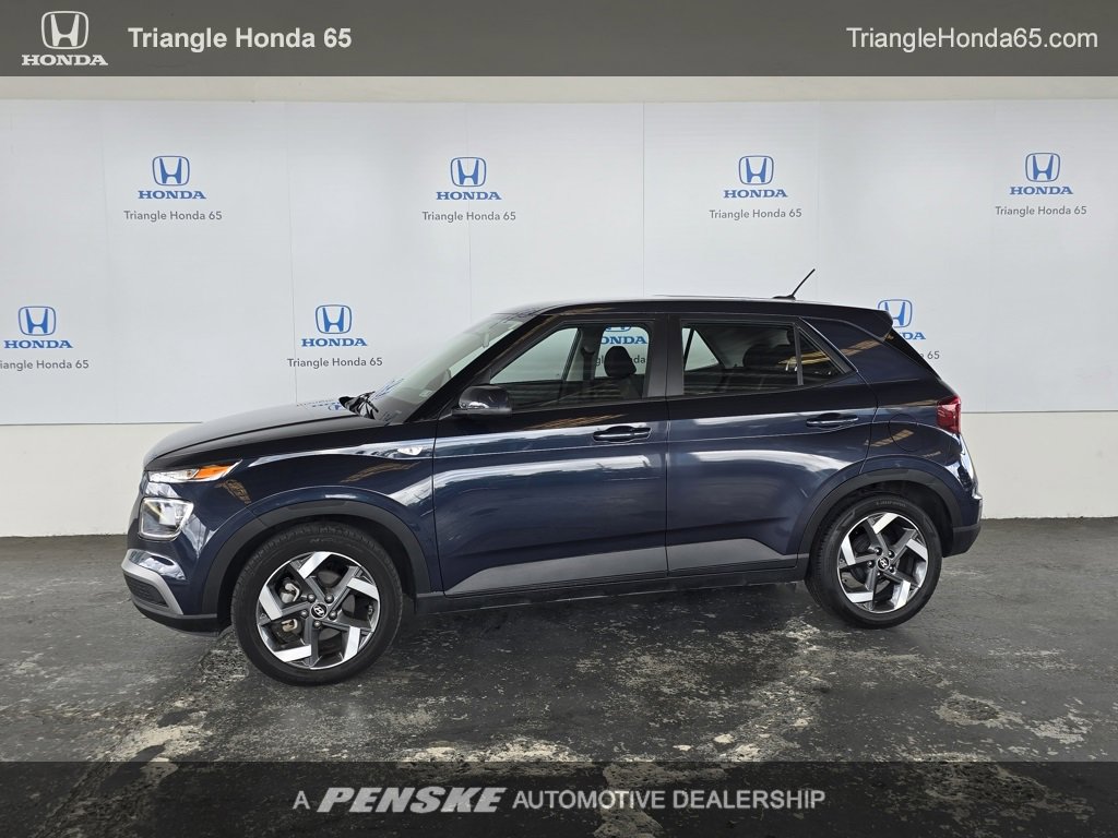 Used 2024 Hyundai Venue SE image 1