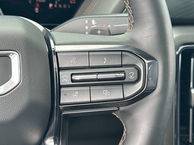 Used 2025 GMC Yukon XL AT4 w/ AT4 Premium Plus Package AWD/4WD image 7