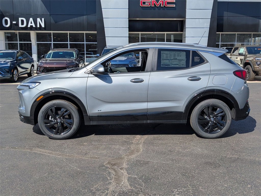 New 2025 Buick Encore GX Sport Touring image 2