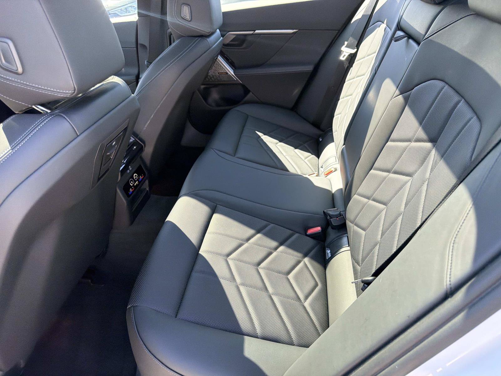 Used 2026 BMW 540i xDrive w/ M Sport Package AWD/4WD image 11