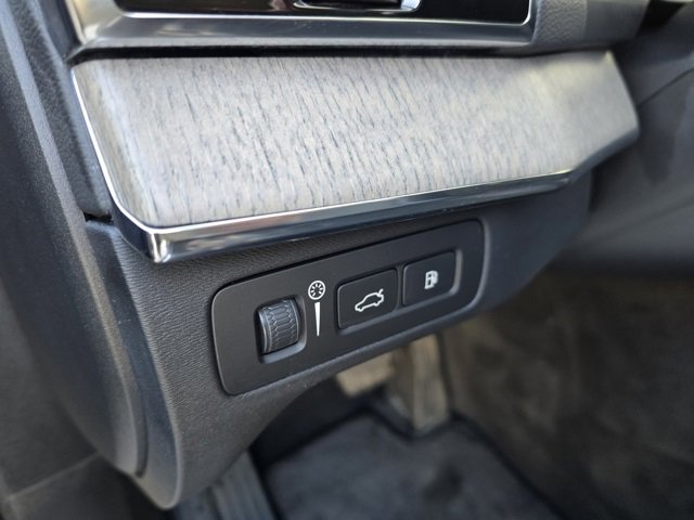 Used 2022 Volvo XC90 T8 Inscription image 17