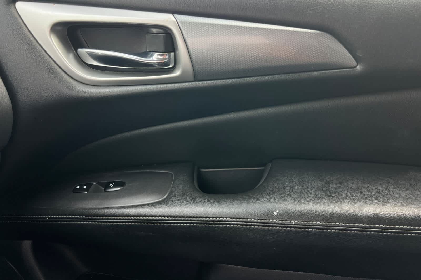 Used 2018 Nissan Pathfinder SL FWD image 22