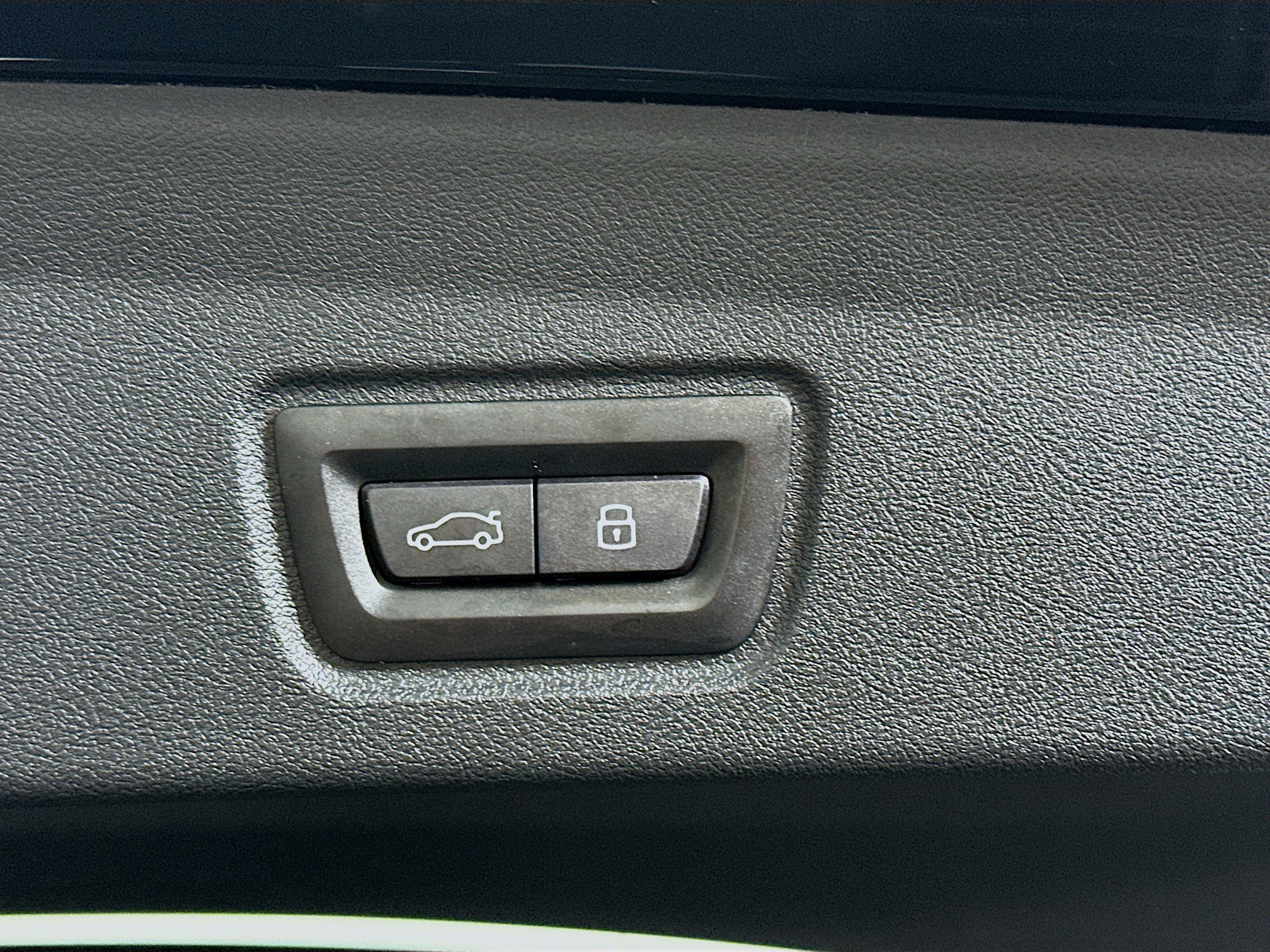 Used 2024 BMW i4 eDrive35 w/ Convenience Package image 31