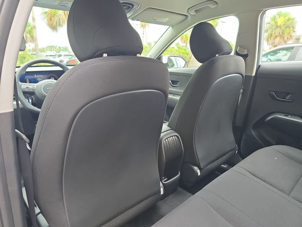 New 2027 Hyundai Kona SE FWD image 19