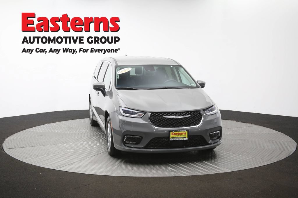 Used 2023 Chrysler Pacifica Touring-L FWD image 51