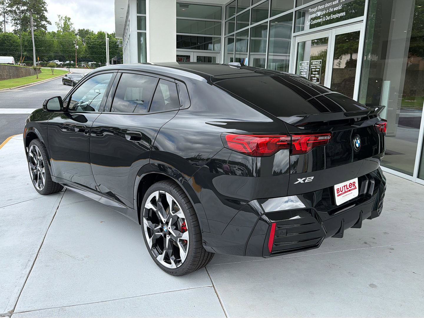 New 2026 BMW X2 xDrive28i w/ Technology Package AWD/4WD image 4