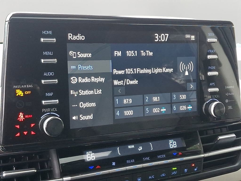 Used 2022 Toyota Sienna Platinum image 19