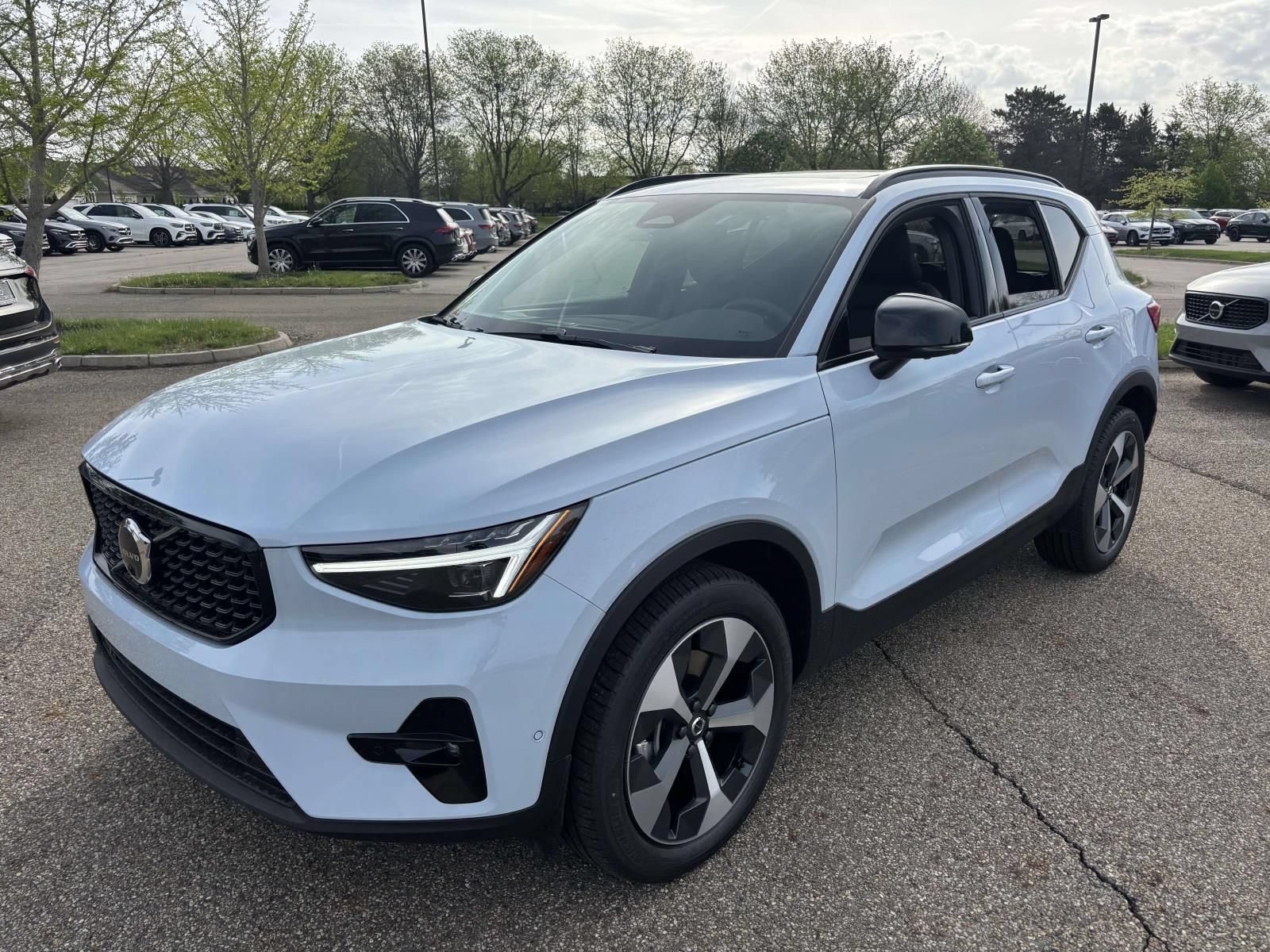 New 2026 Volvo XC40 B5 Plus w/ Protection Package Premier