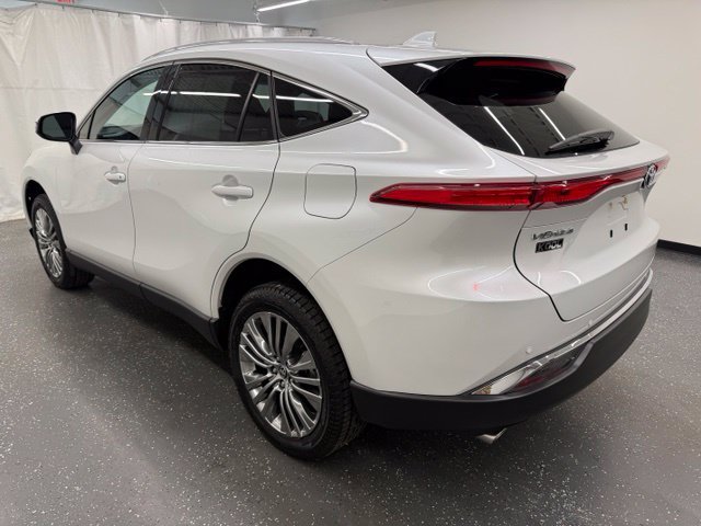 Certified 2023 Toyota Venza XLE AWD/4WD image 4