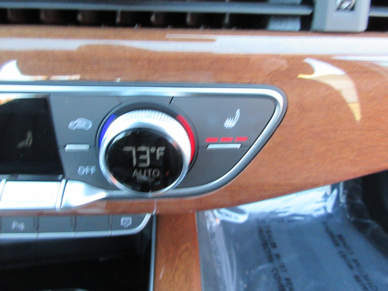 Used 2024 Audi A4 2.0T Premium image 28