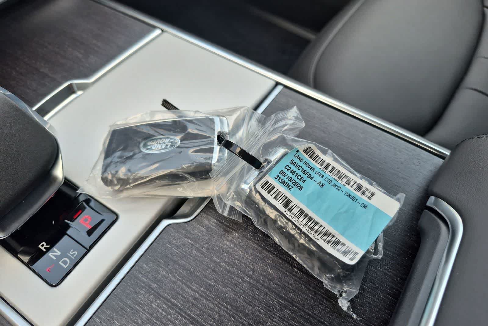 New 2026 Land Rover Range Rover Long Wheelbase SE AWD/4WD image 36