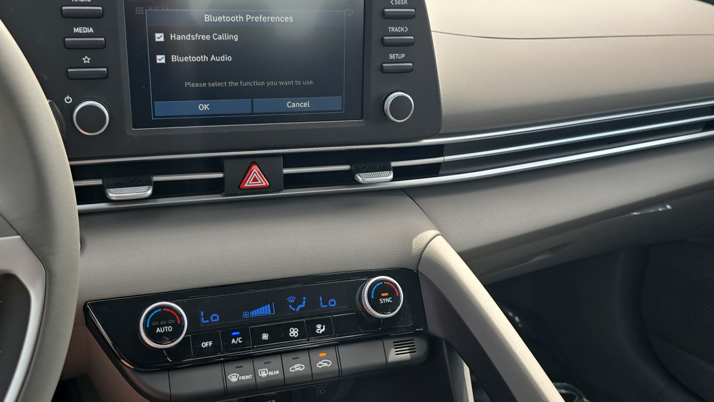 New 2026 Hyundai Elantra Sport FWD image 21