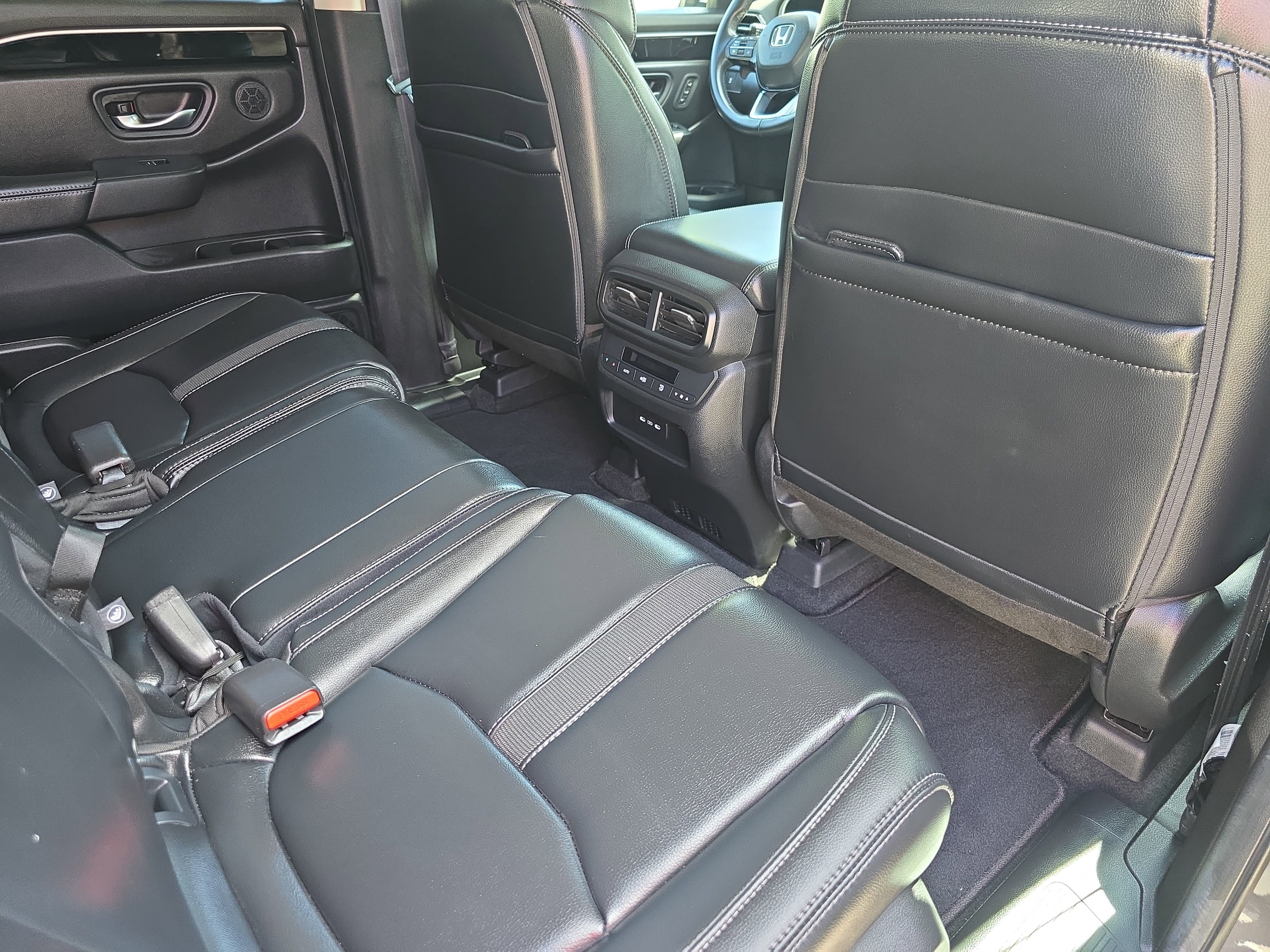 Used 2025 Honda Pilot EX-L image 11