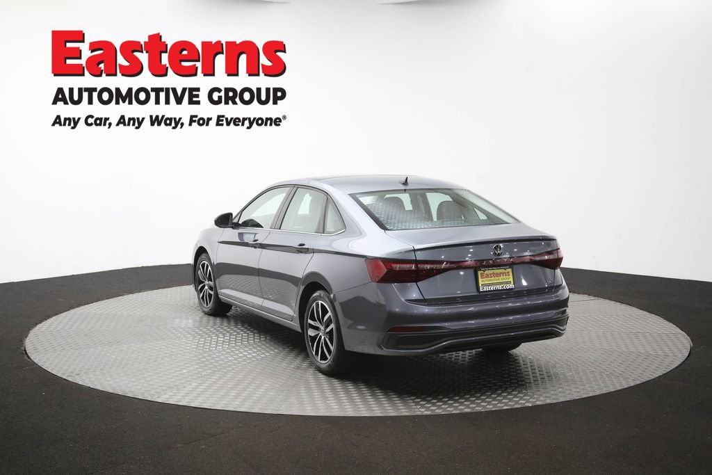 Used 2025 Volkswagen Jetta SE FWD image 36