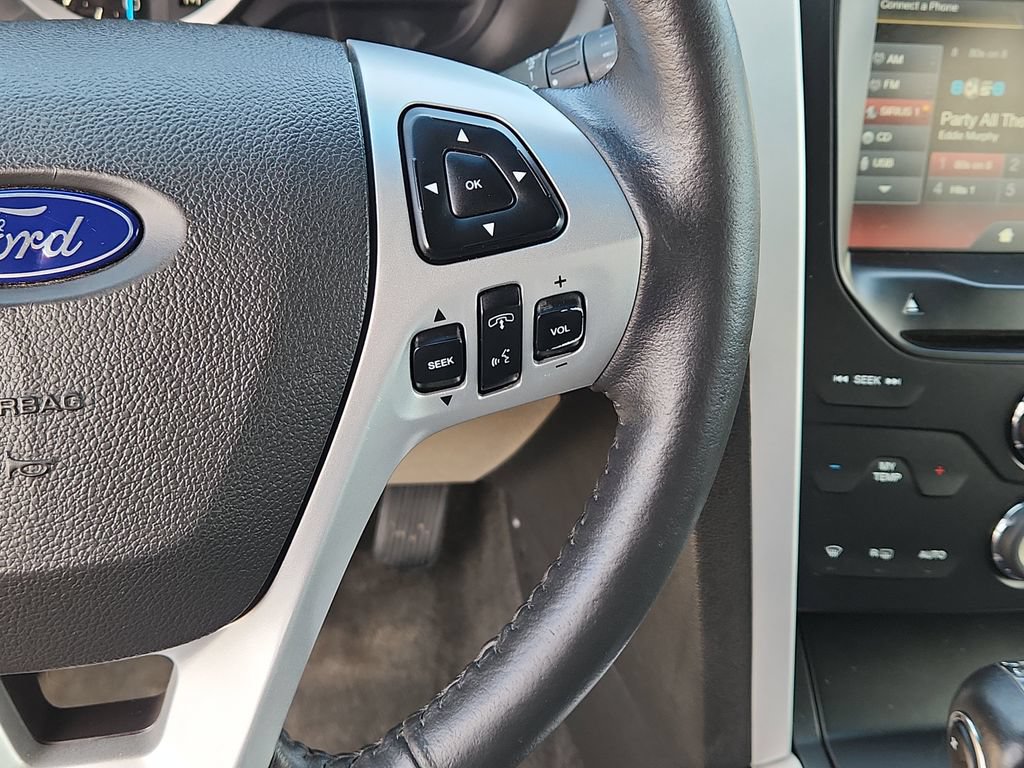 Used 2015 Ford Explorer XLT w/ Equipment Group 201A FWD image 17
