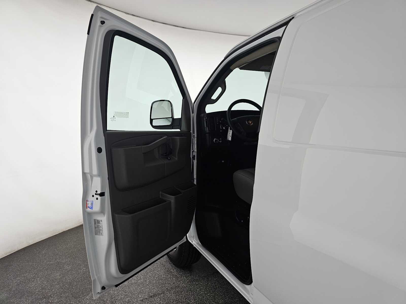 New 2026 Chevrolet Express 2500 Extended image 19