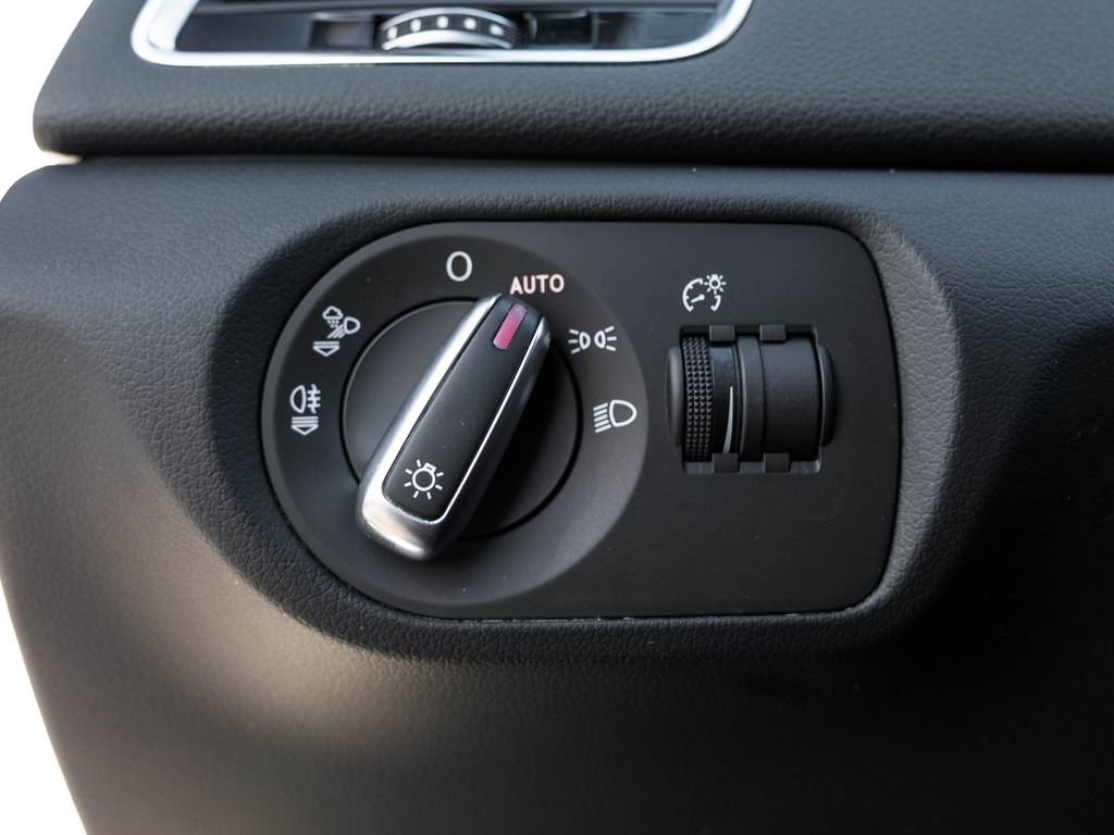 Used 2018 Audi Q3 2.0T Premium Plus AWD/4WD image 27