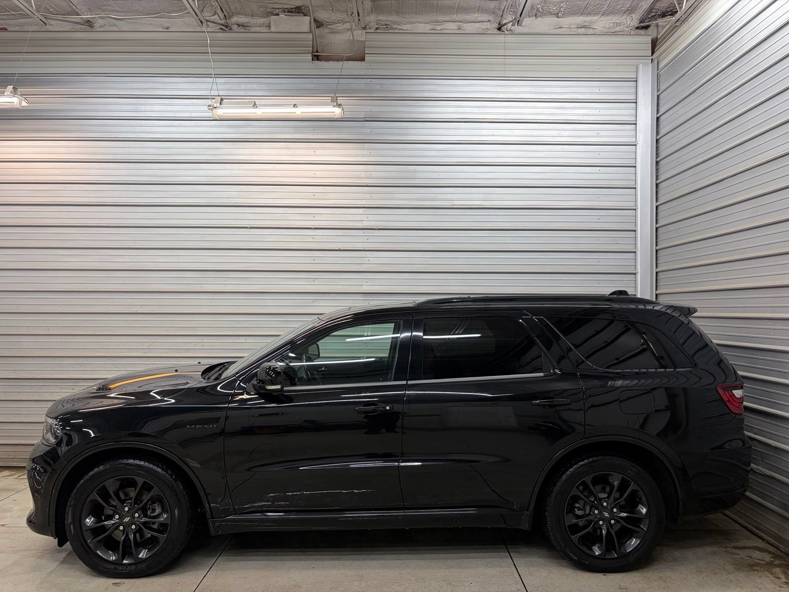 Used 2022 Dodge Durango R/T w/ Hemi Orange Plus Package AWD/4WD image 10