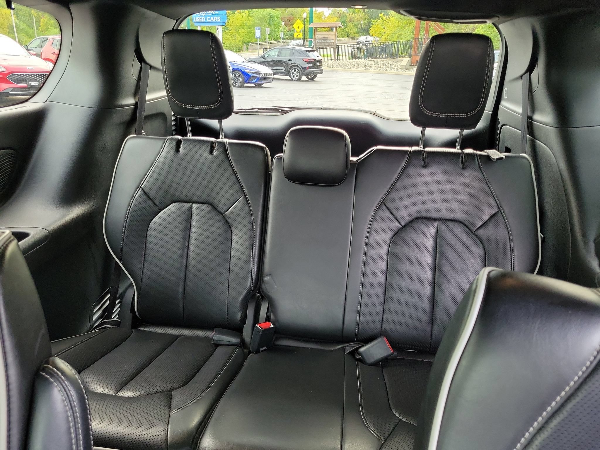 Used 2025 Chrysler Pacifica Limited FWD image 24